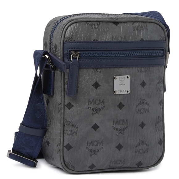 SOLD⛔️(UNISEX) Auth. MCM viseto Logo diamond zip Crosb - Picture 4 of 15